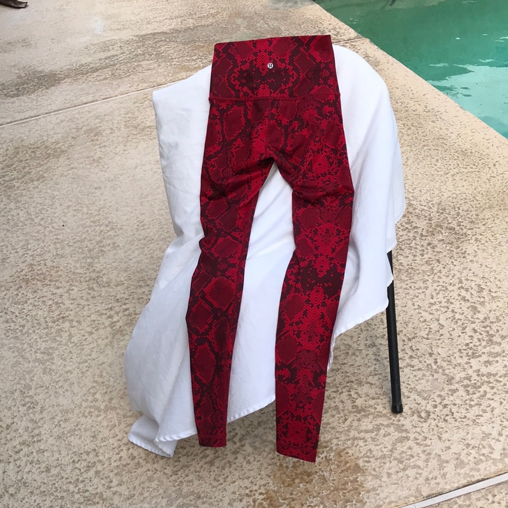Lululemon sized 4 leggings used conditions